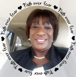 Meet your Posher, Debra